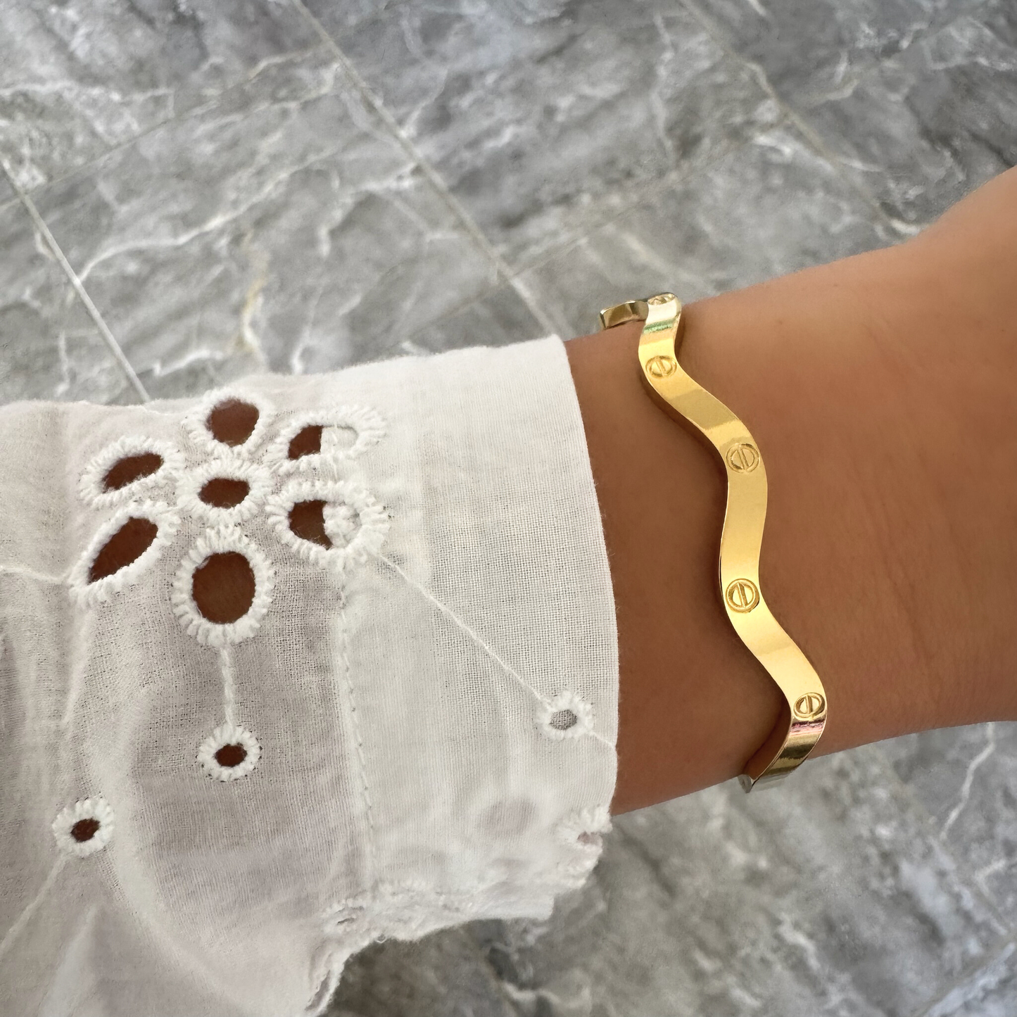 Bracelet jonc Anessa doré