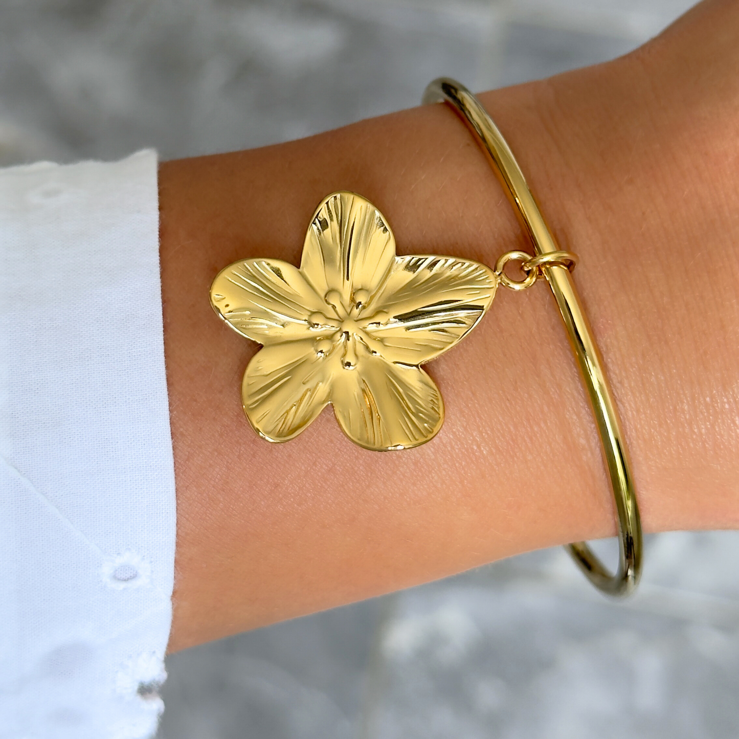 Bracelet jonc Breloque Fleur