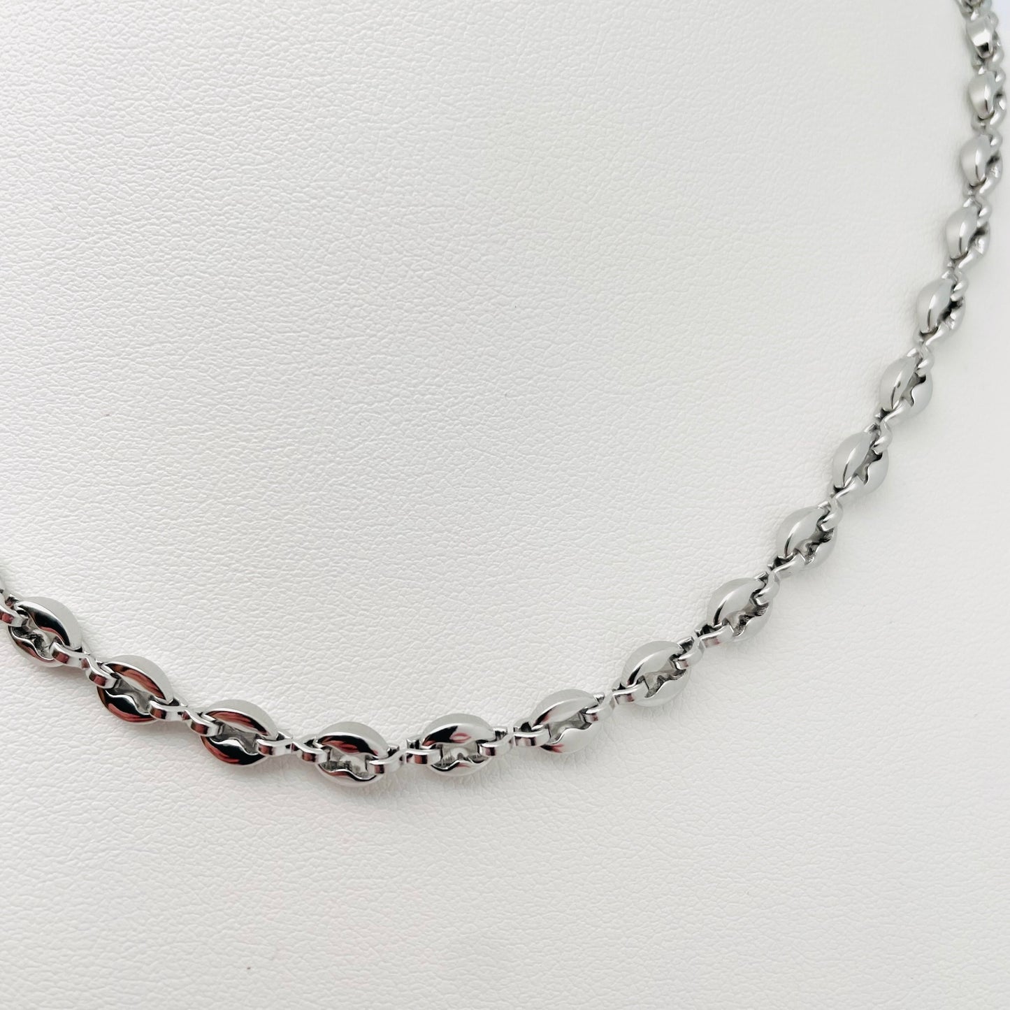 Collier Lucas