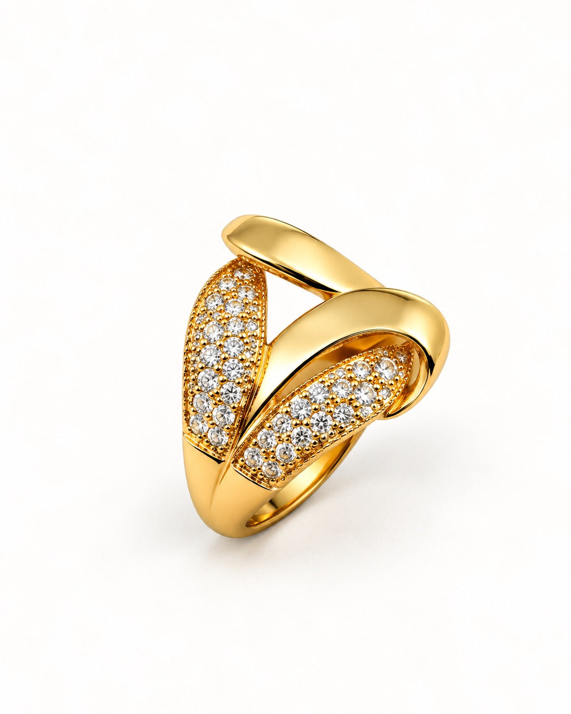 Bague dorée entrelacée zirconiums