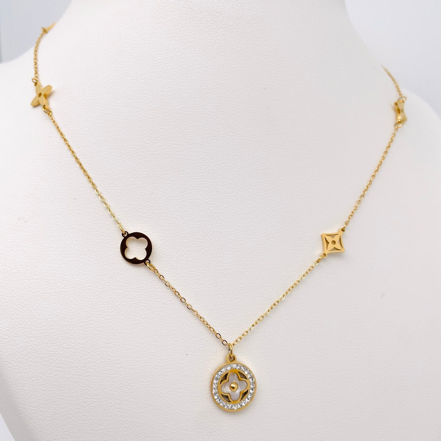 Collier Lina