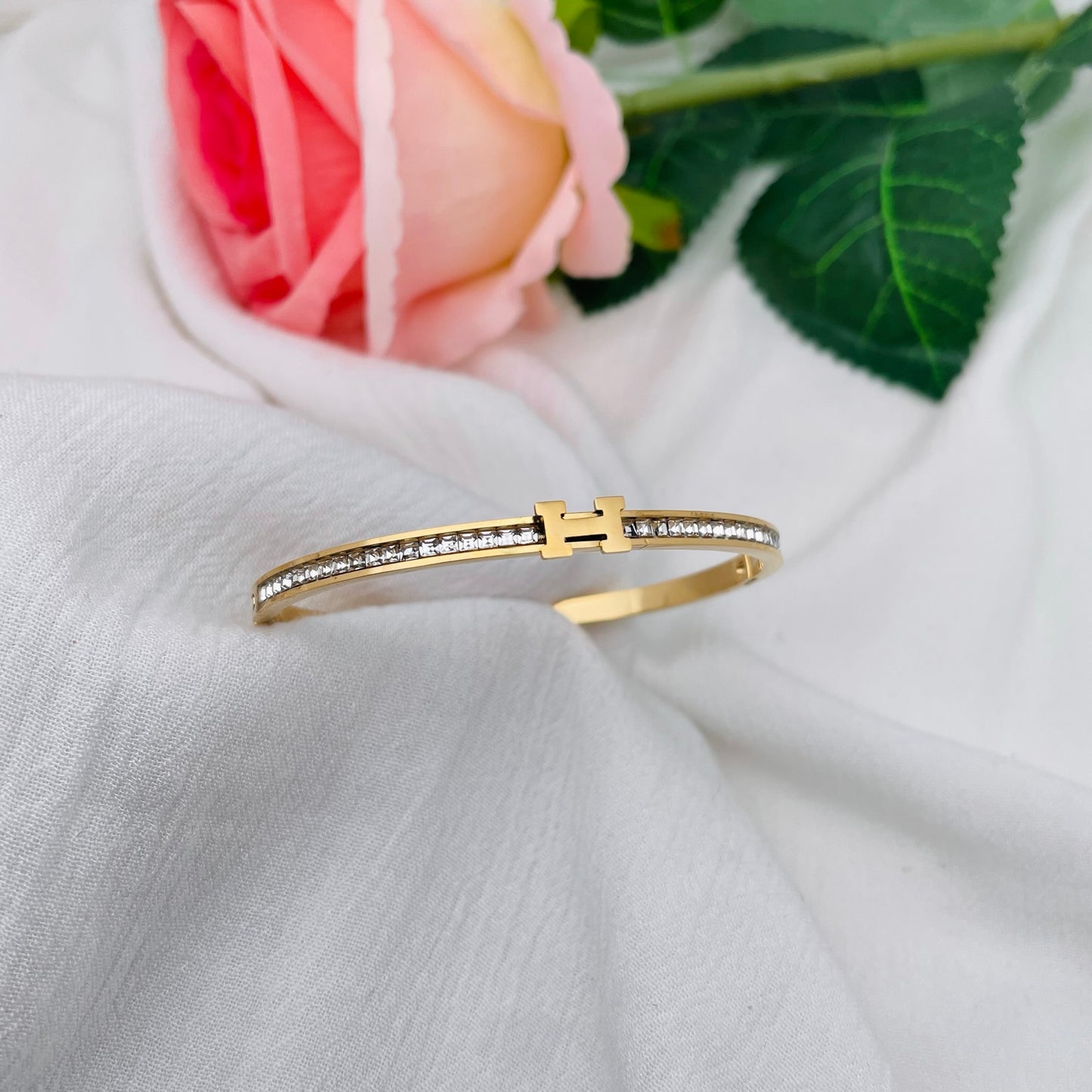 Bracelet jonc H fin strass