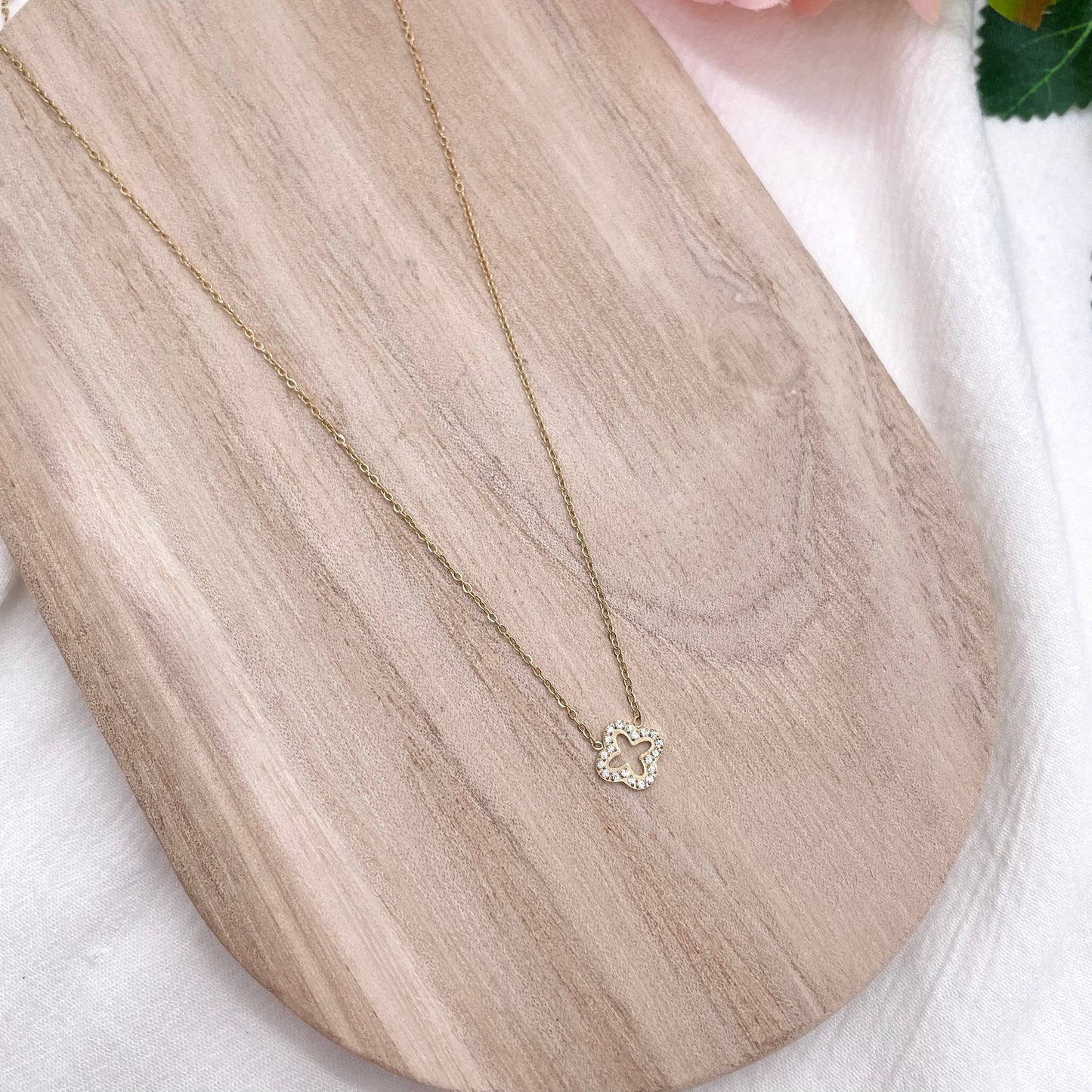 Collier Trèfle strass doré