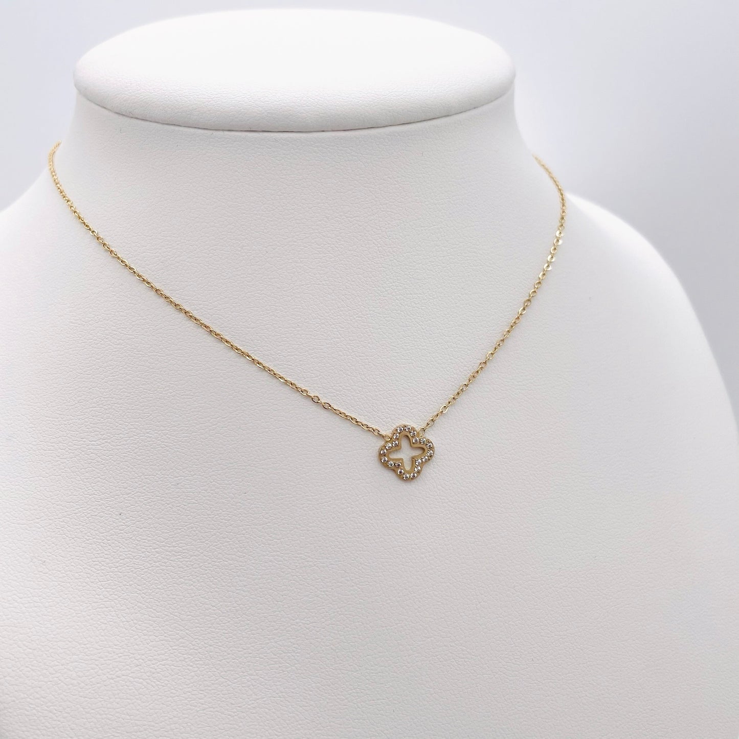 Collier Trèfle strass doré