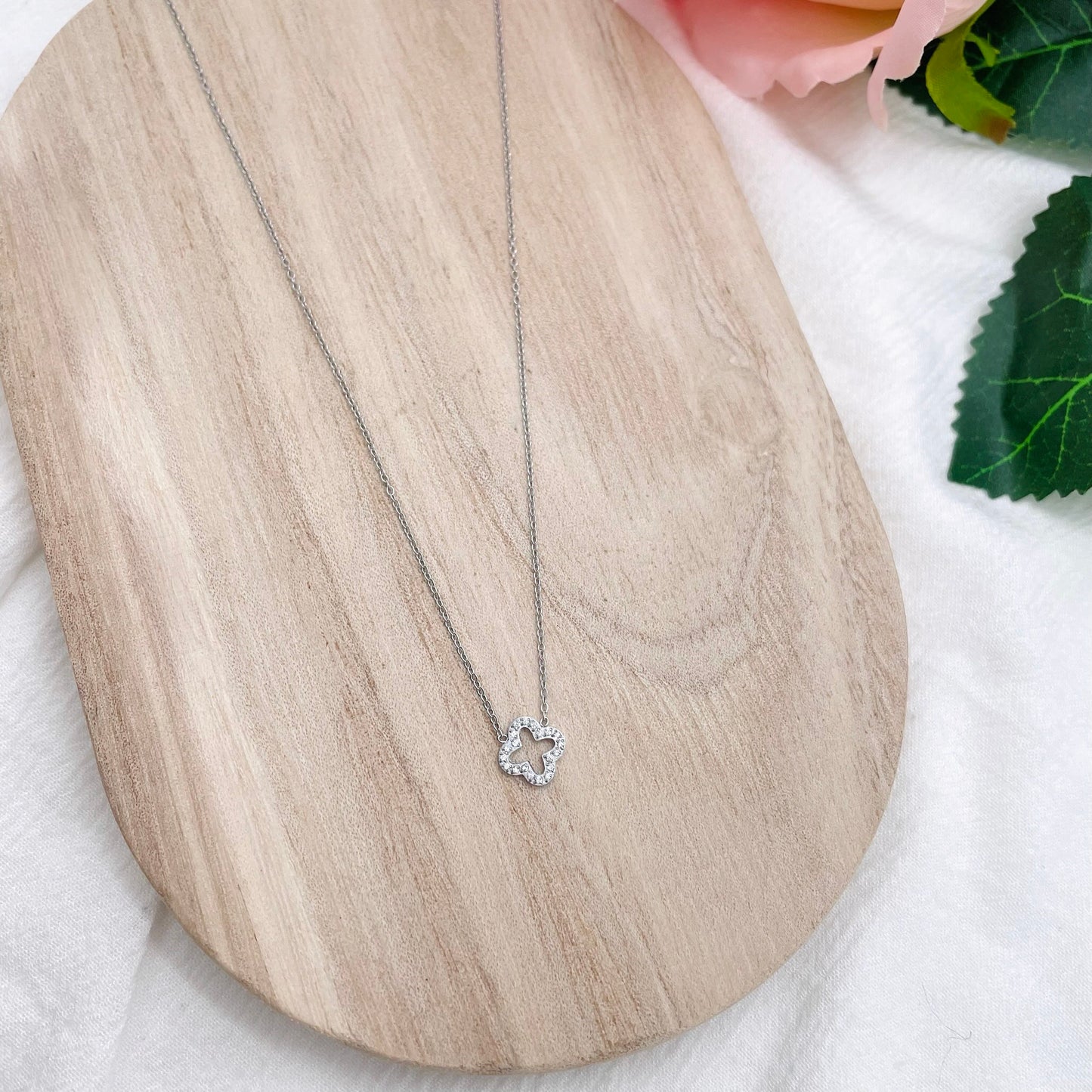Collier Trèfle strass argenté
