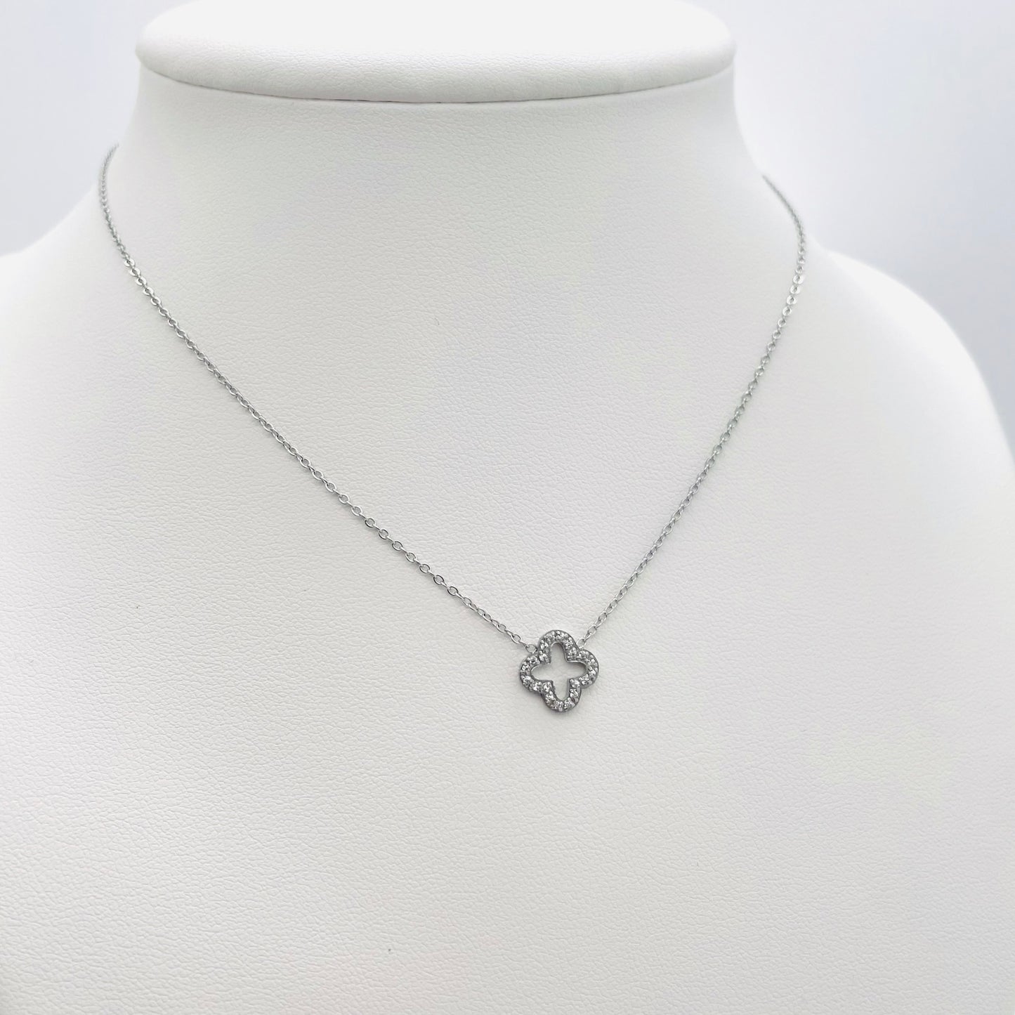 Collier Trèfle strass argenté