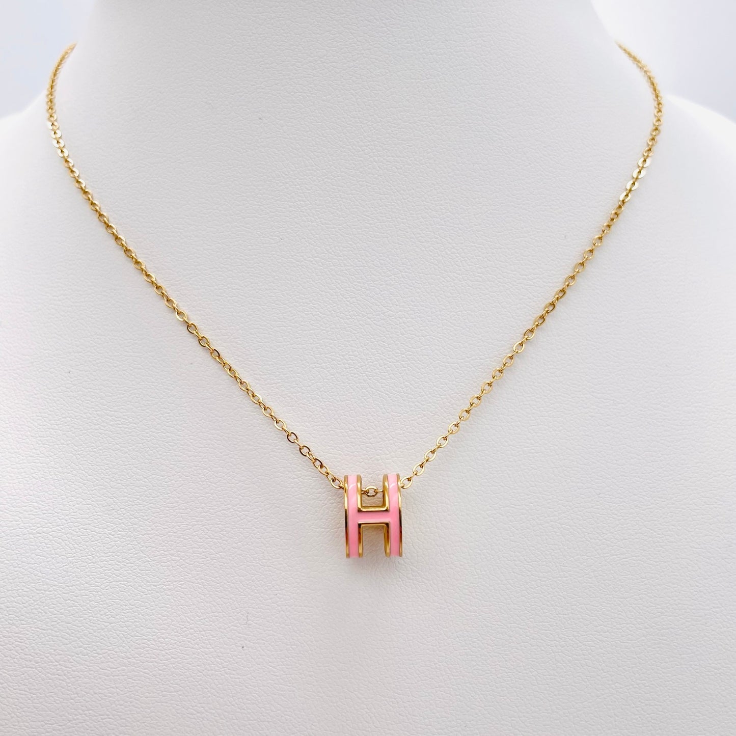 Collier H rose