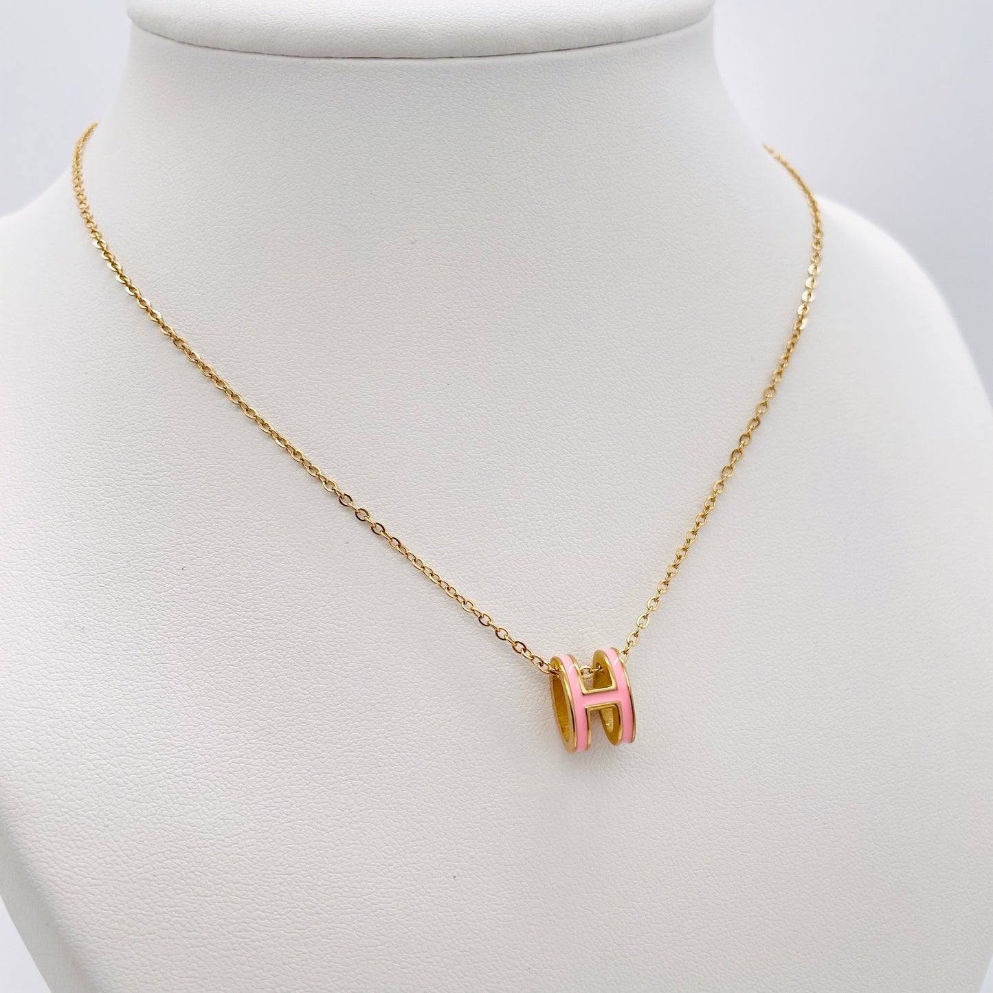 Collier H rose