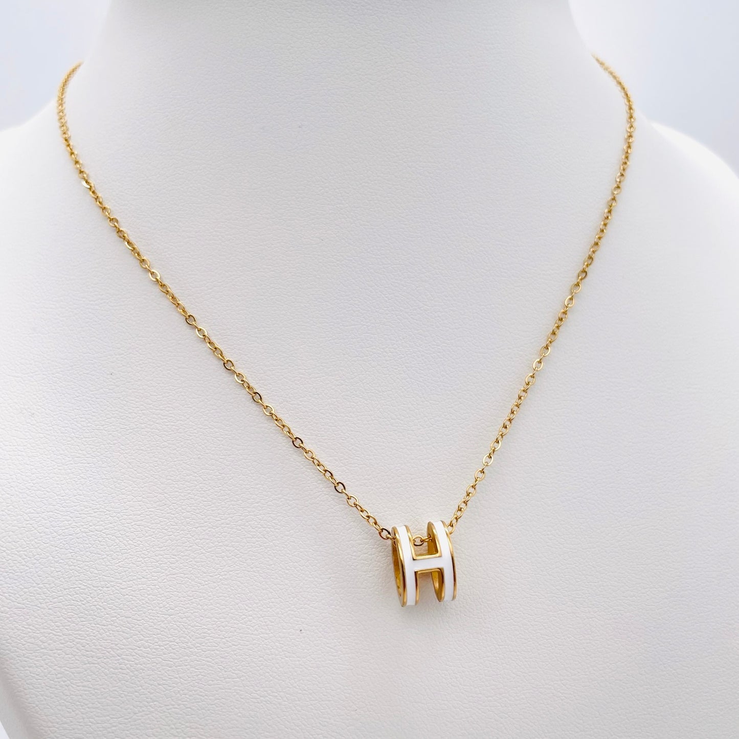 Collier H Blanc