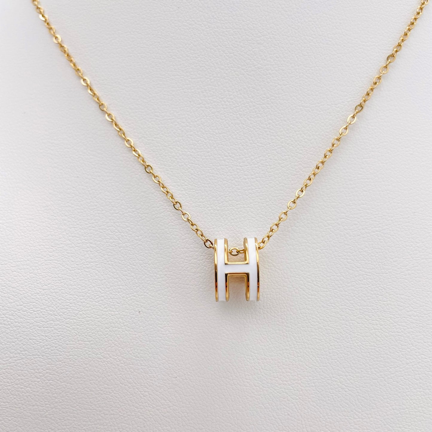 Collier H Blanc