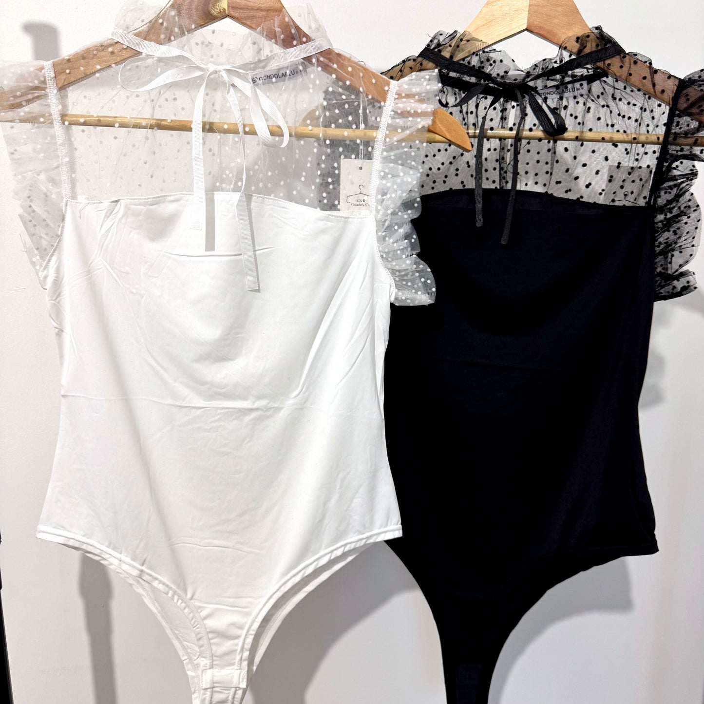 Body col montant à pois manches volantées