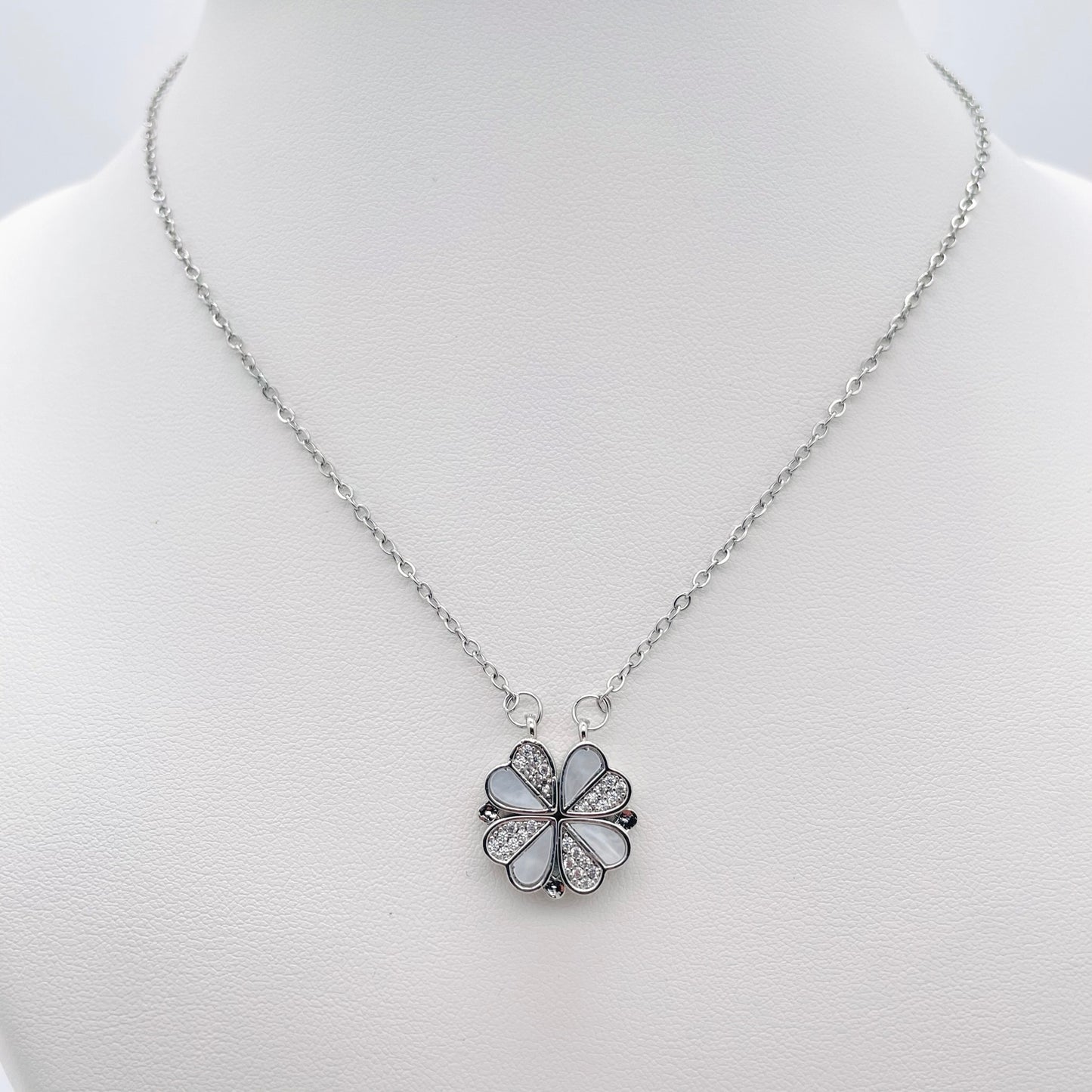 Collier Trèfle à 4 coeurs Dina