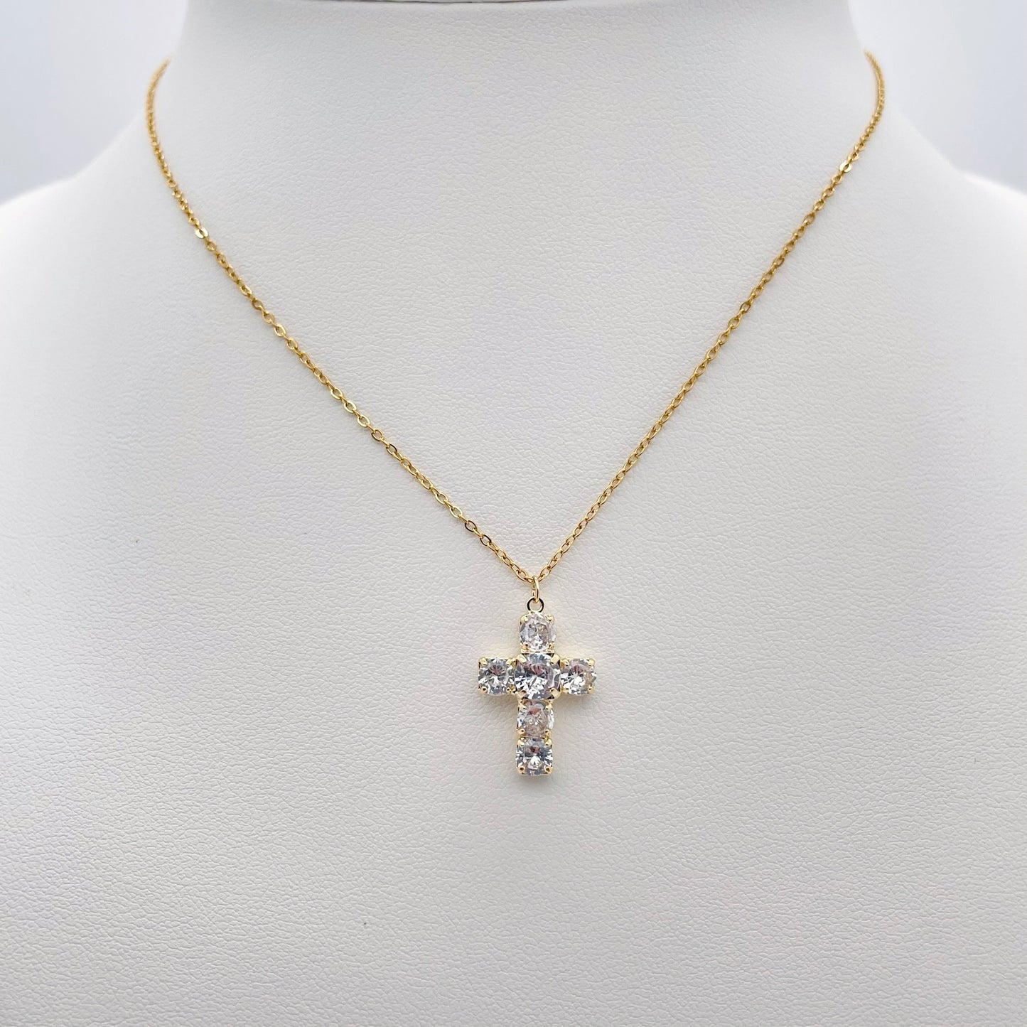 Collier Croix Kyara