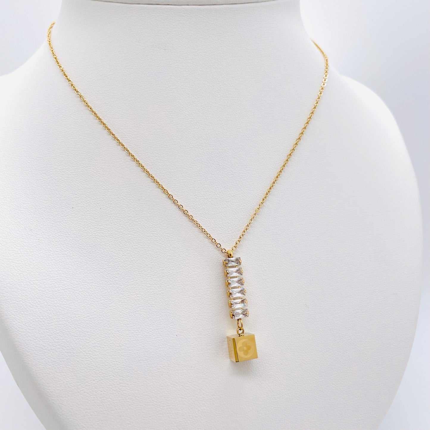 Collier Lissy