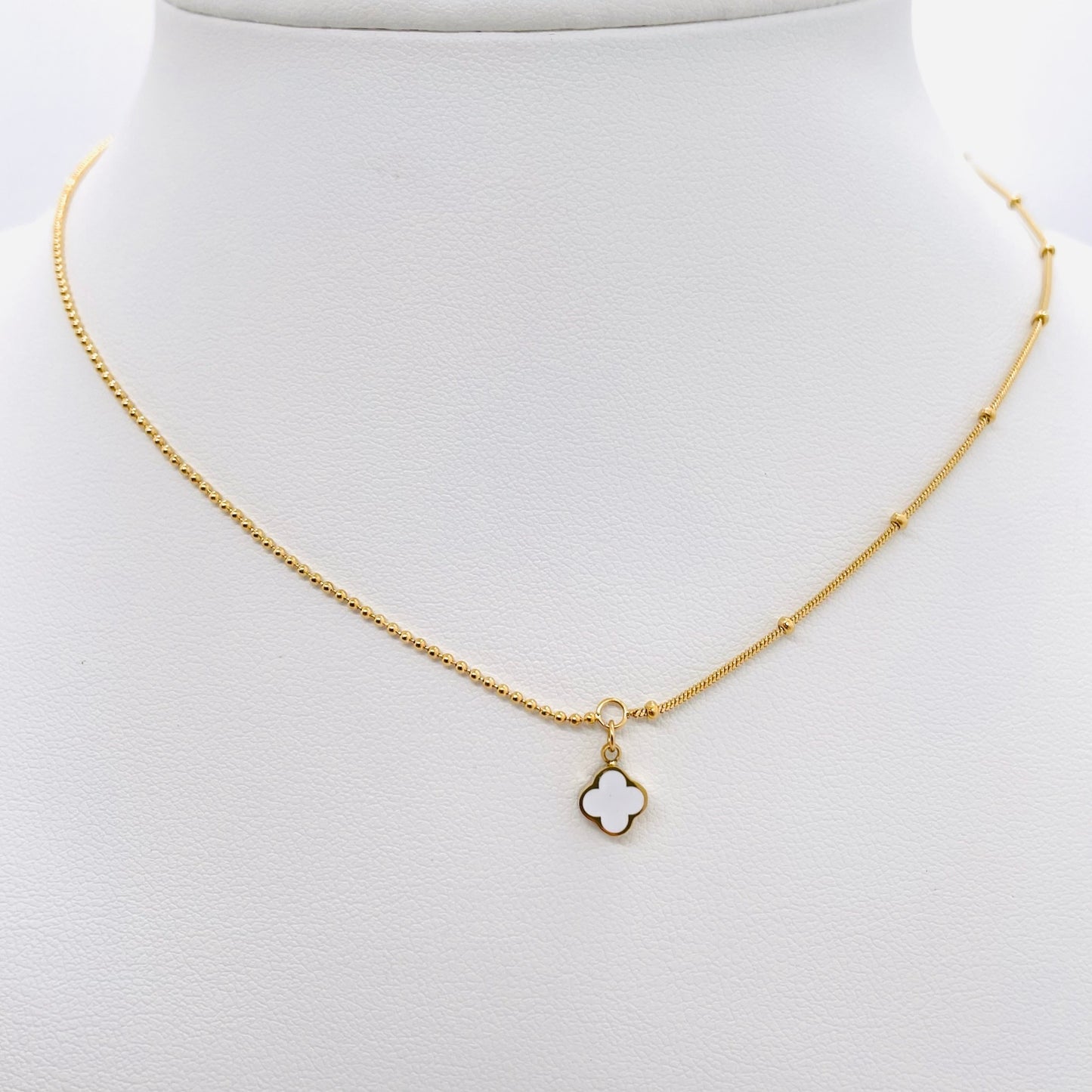 Collier Trèfle recto verso Charlie noir/blanc