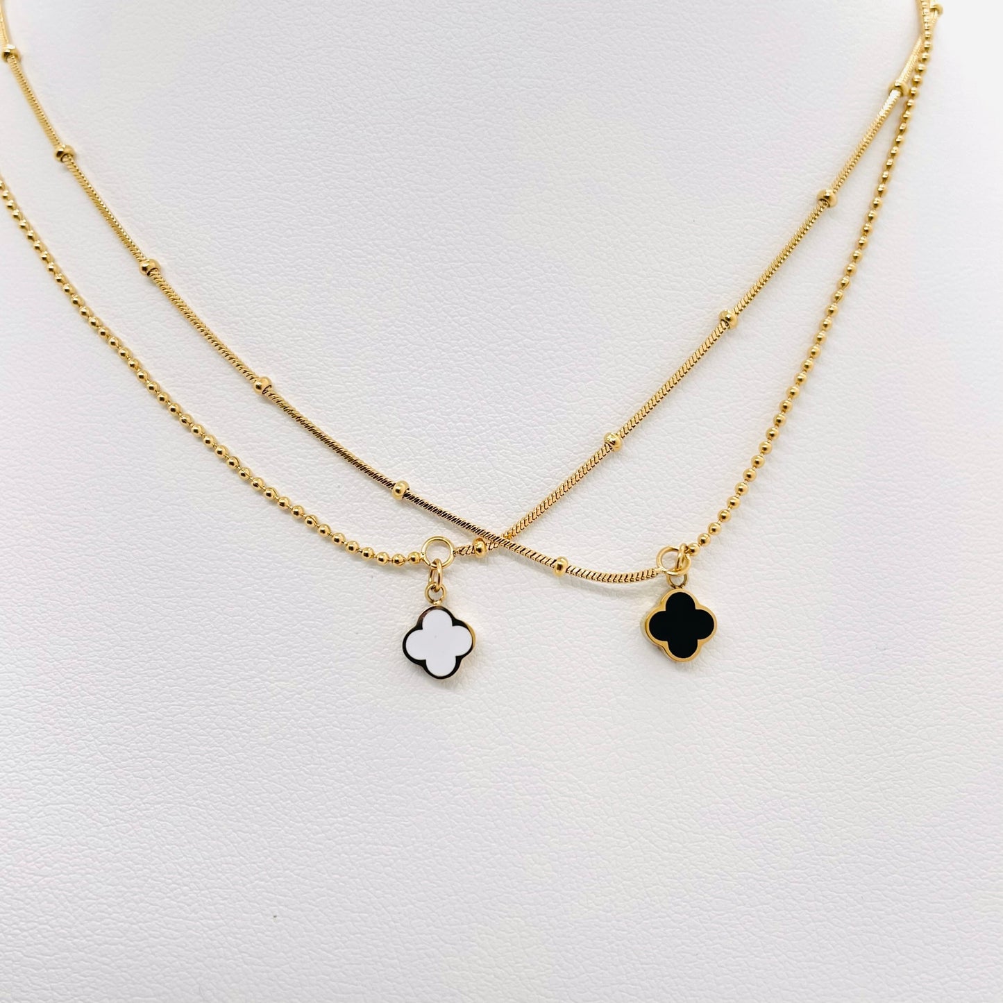 Collier Trèfle recto verso Charlie noir/blanc