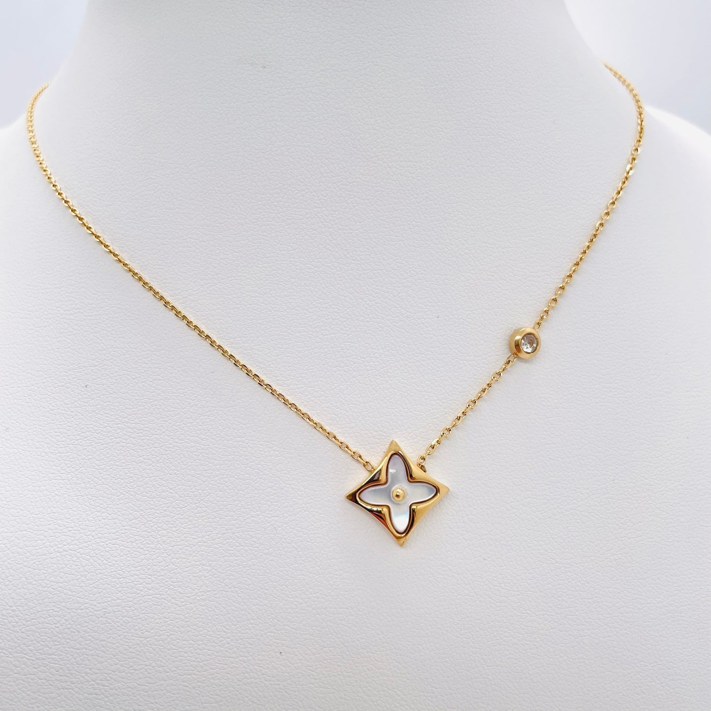 Collier Carla