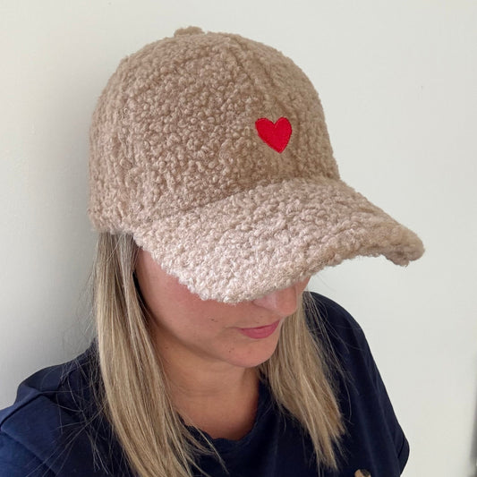 Casquette Teddy Femme en Moumoute avec Cœur Camel