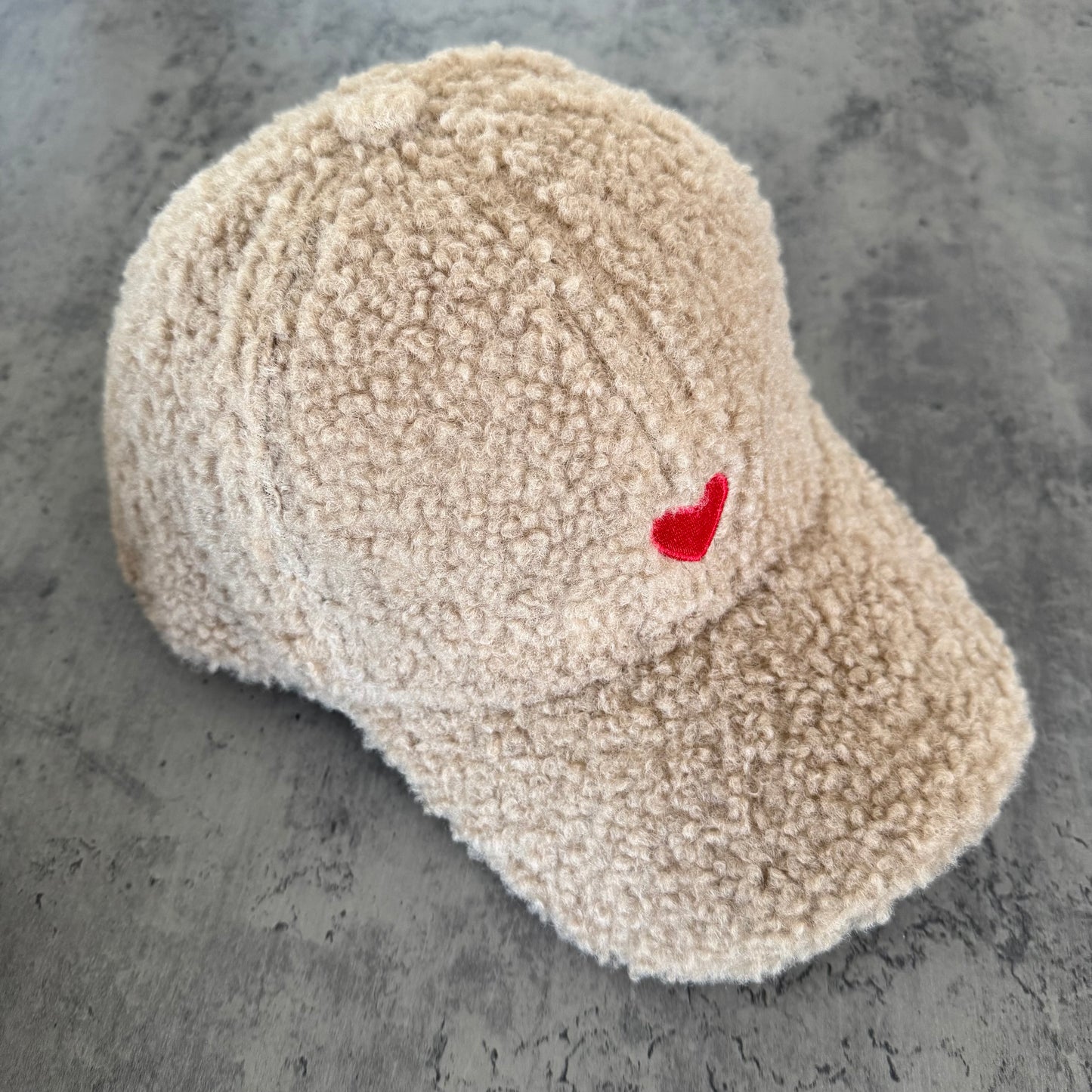 Casquette Teddy Femme en Moumoute avec Cœur Camel