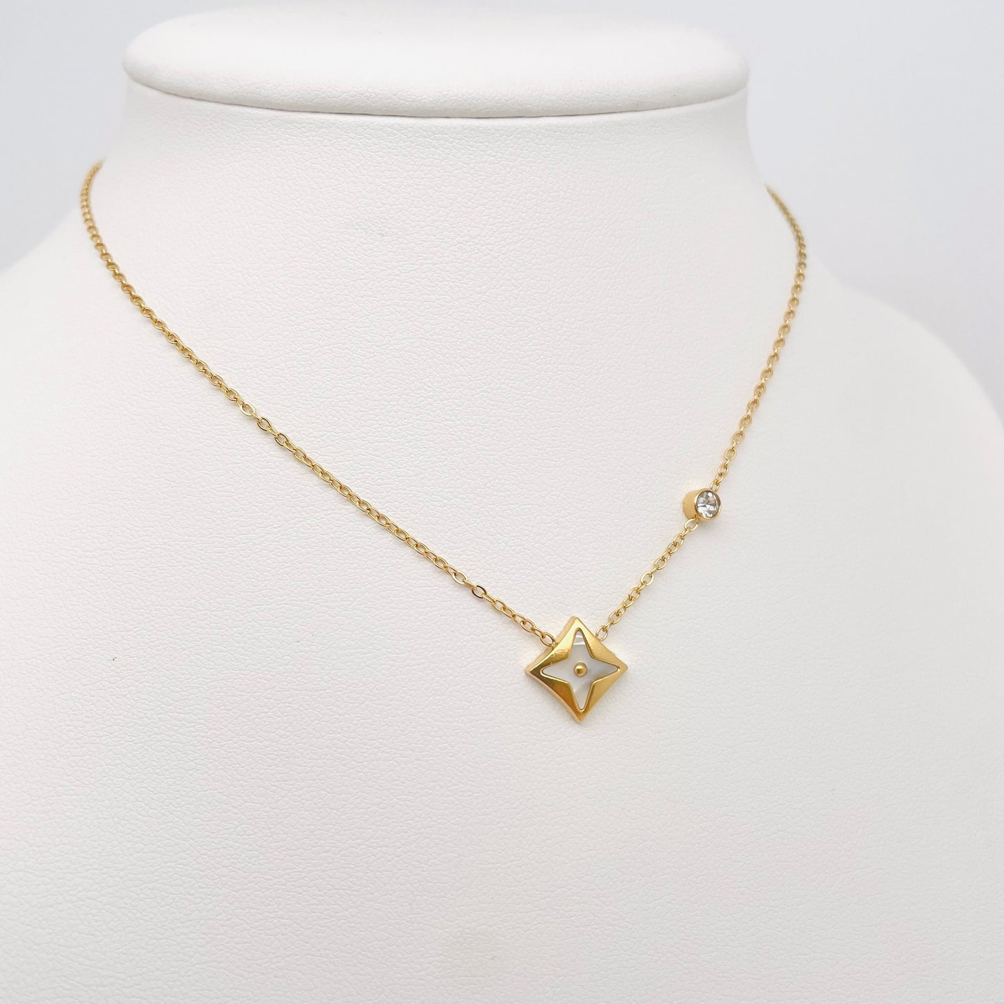 Collier Carla