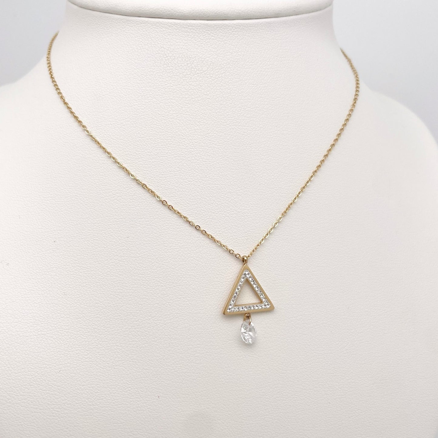 Collier Triangle