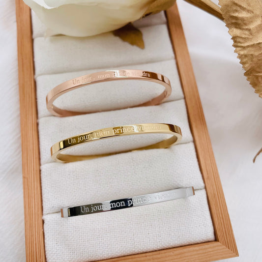 Bracelet message "UN JOUR MON PRINCE VIENDRA "
