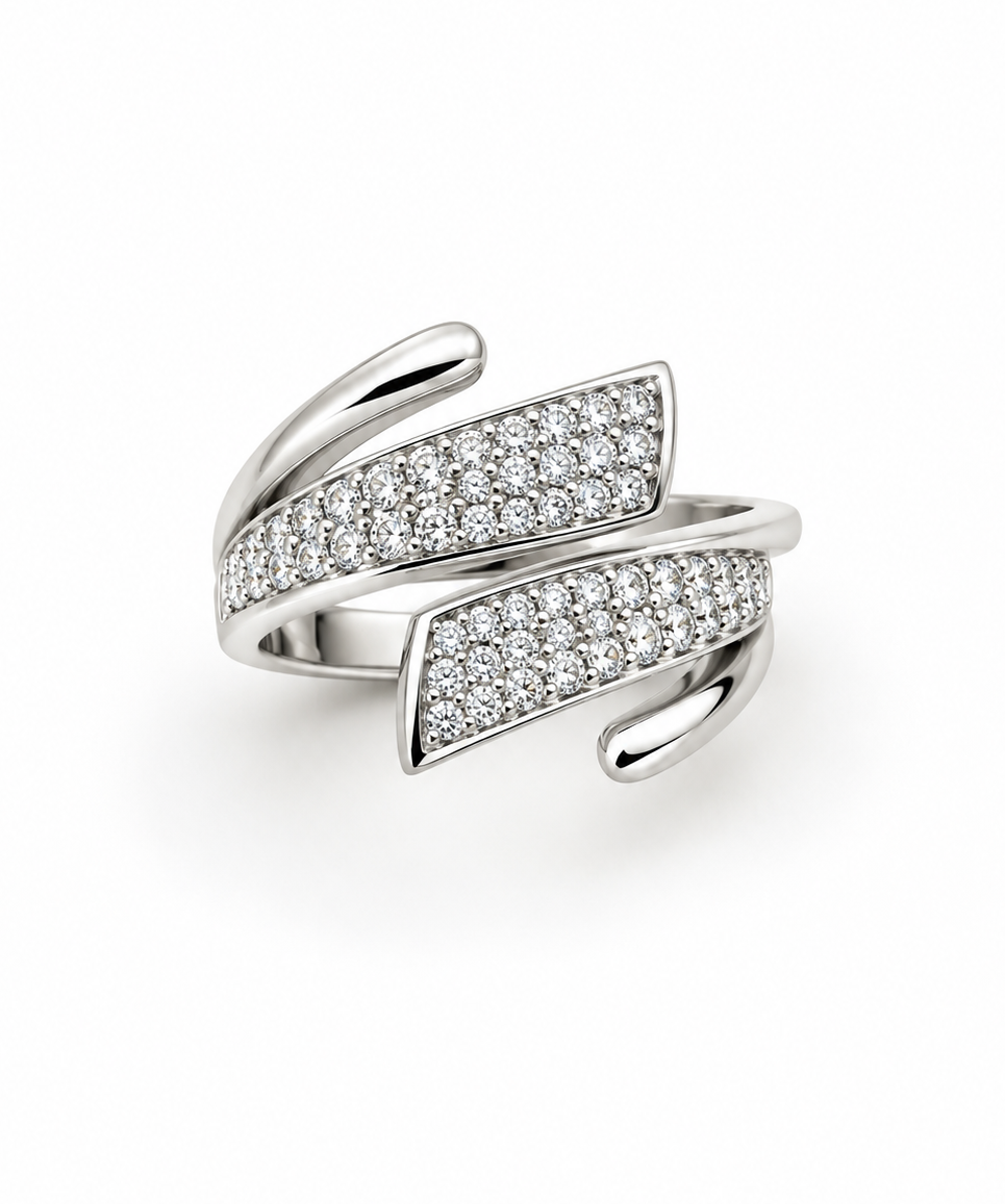 Bague entrelacée argentée zirconiums