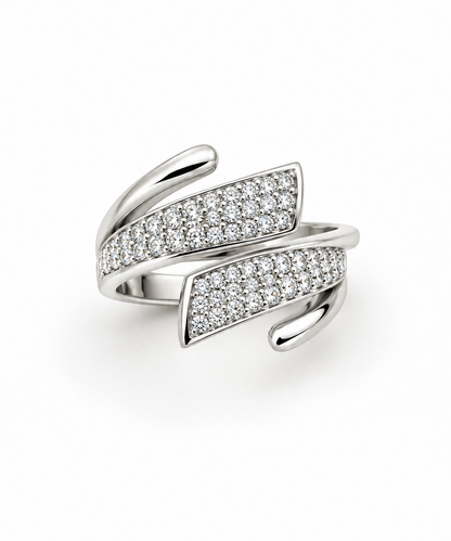 Bague entrelacée argentée zirconiums