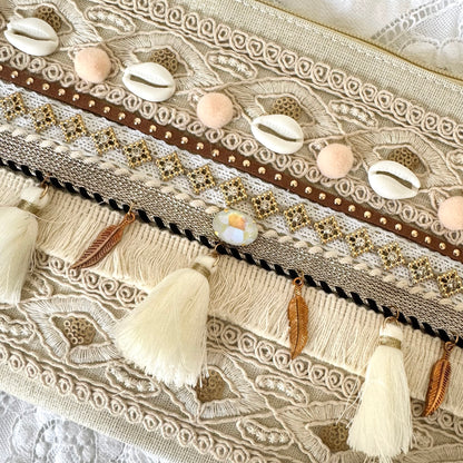 Pochette brodée