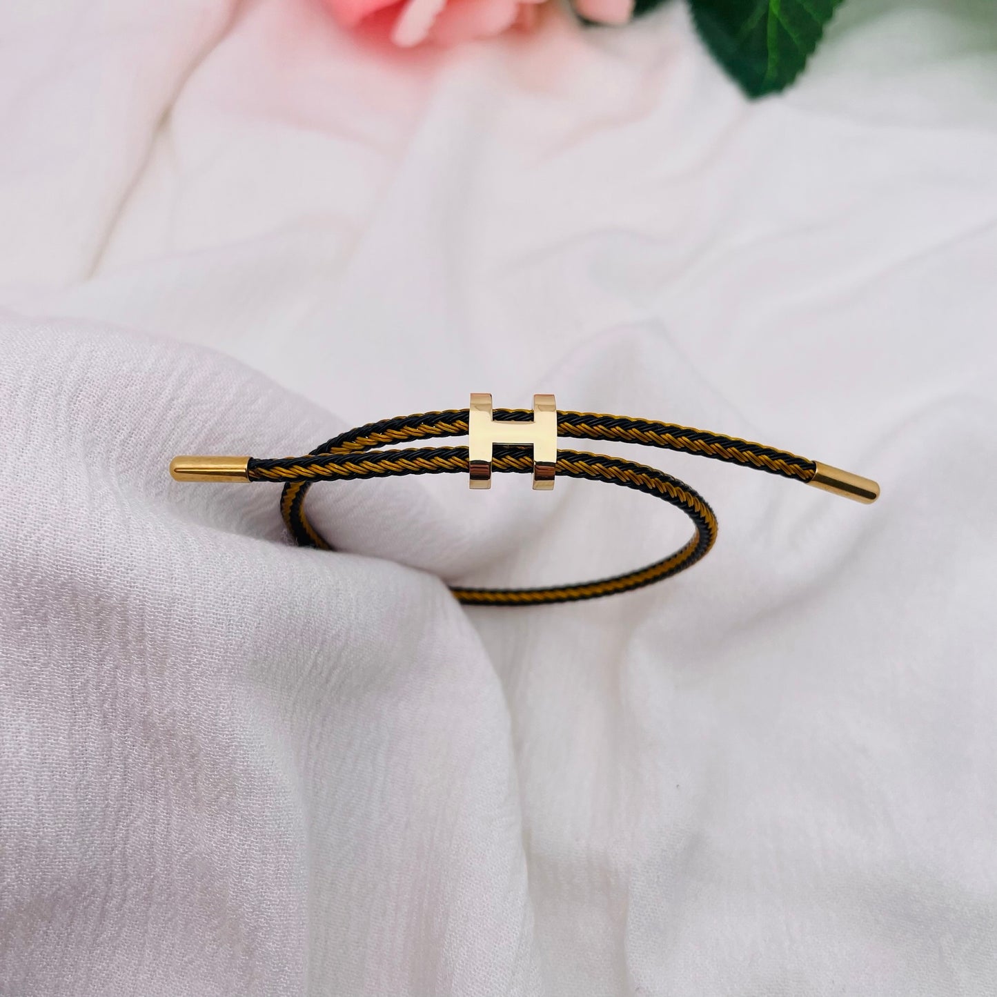 Bracelet Cordon lettre H doré