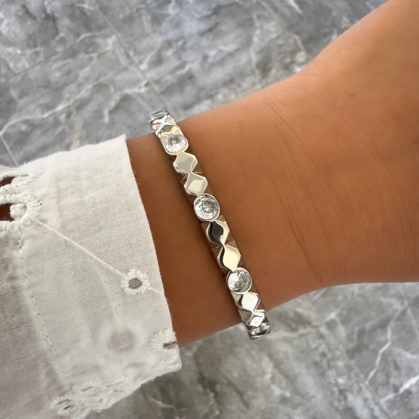 Bracelet jonc Adelia argenté