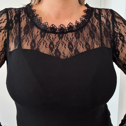 Body noir à dentelle – manches longues