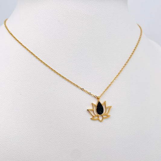 Collier Lotus