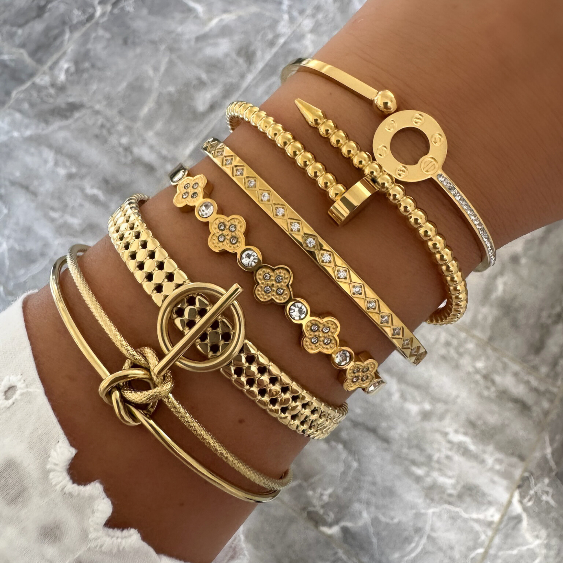 Bracelet jonc Clou Perla doré