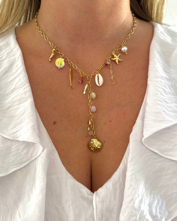Collier Atoll rose