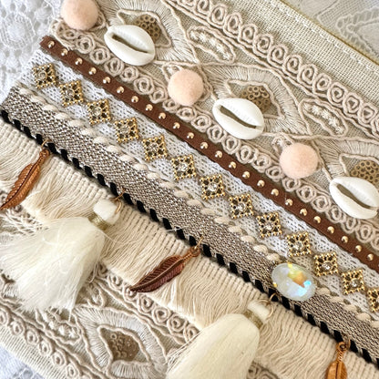 Pochette brodée