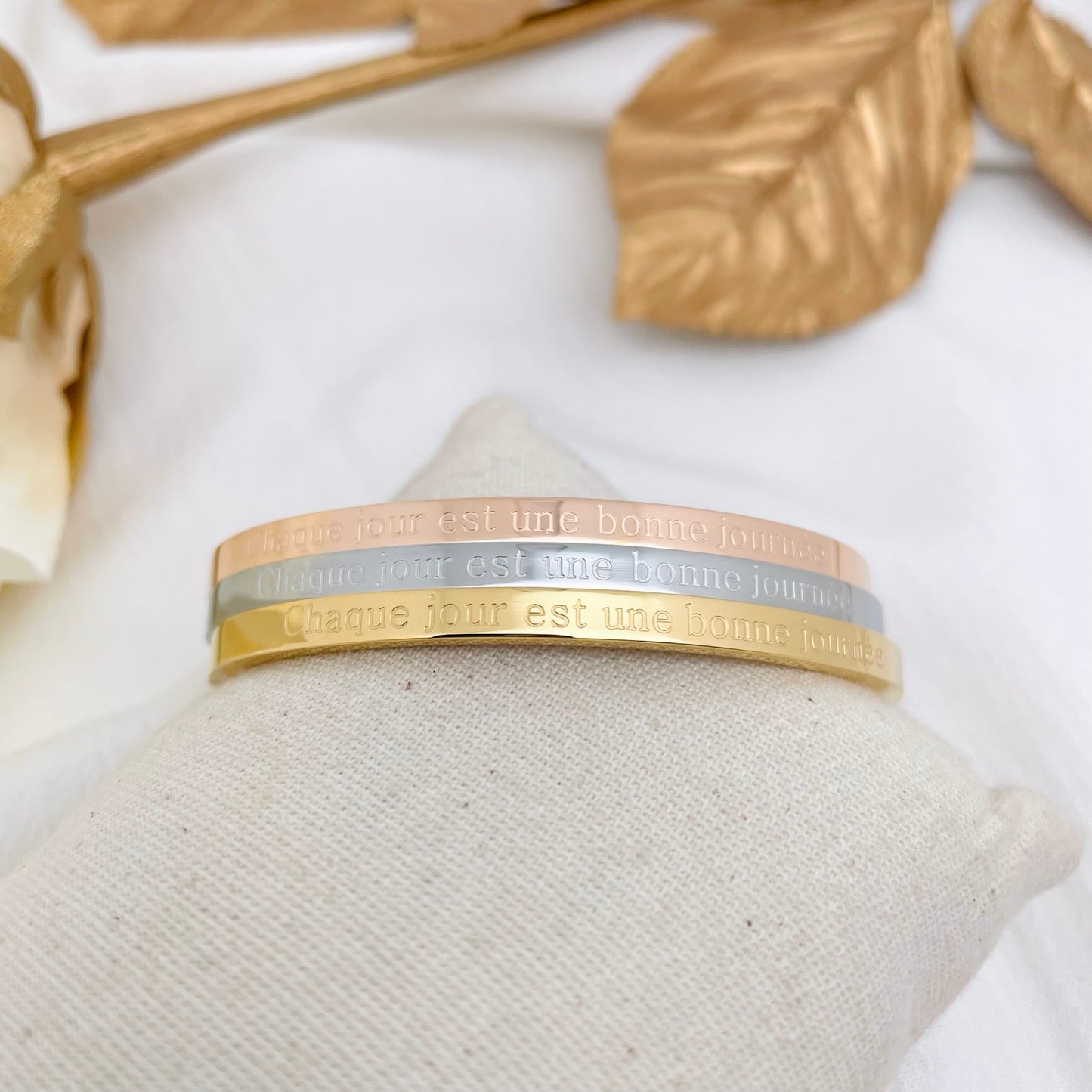 Bracelet message "CHAQUE JOUR EST UNE BONNE JOURNEE"