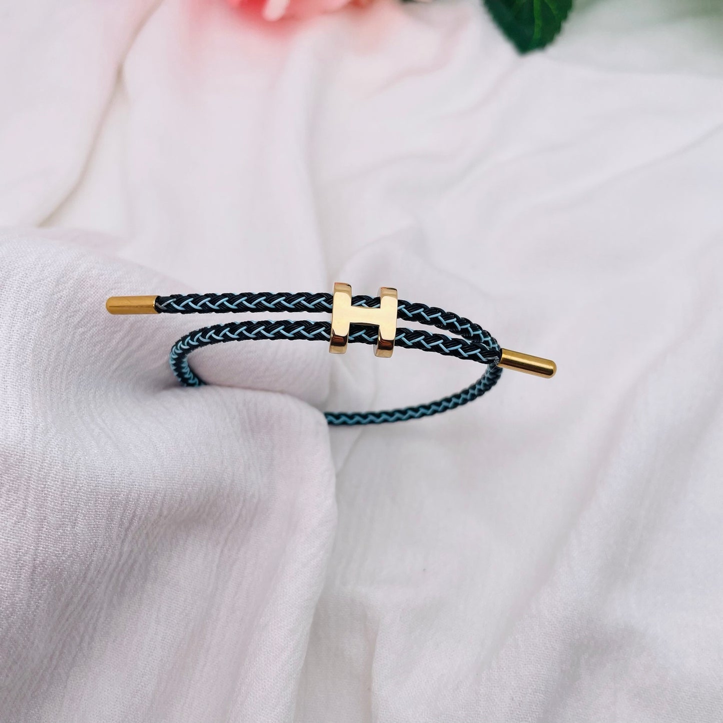 Bracelet Cordon lettre H doré
