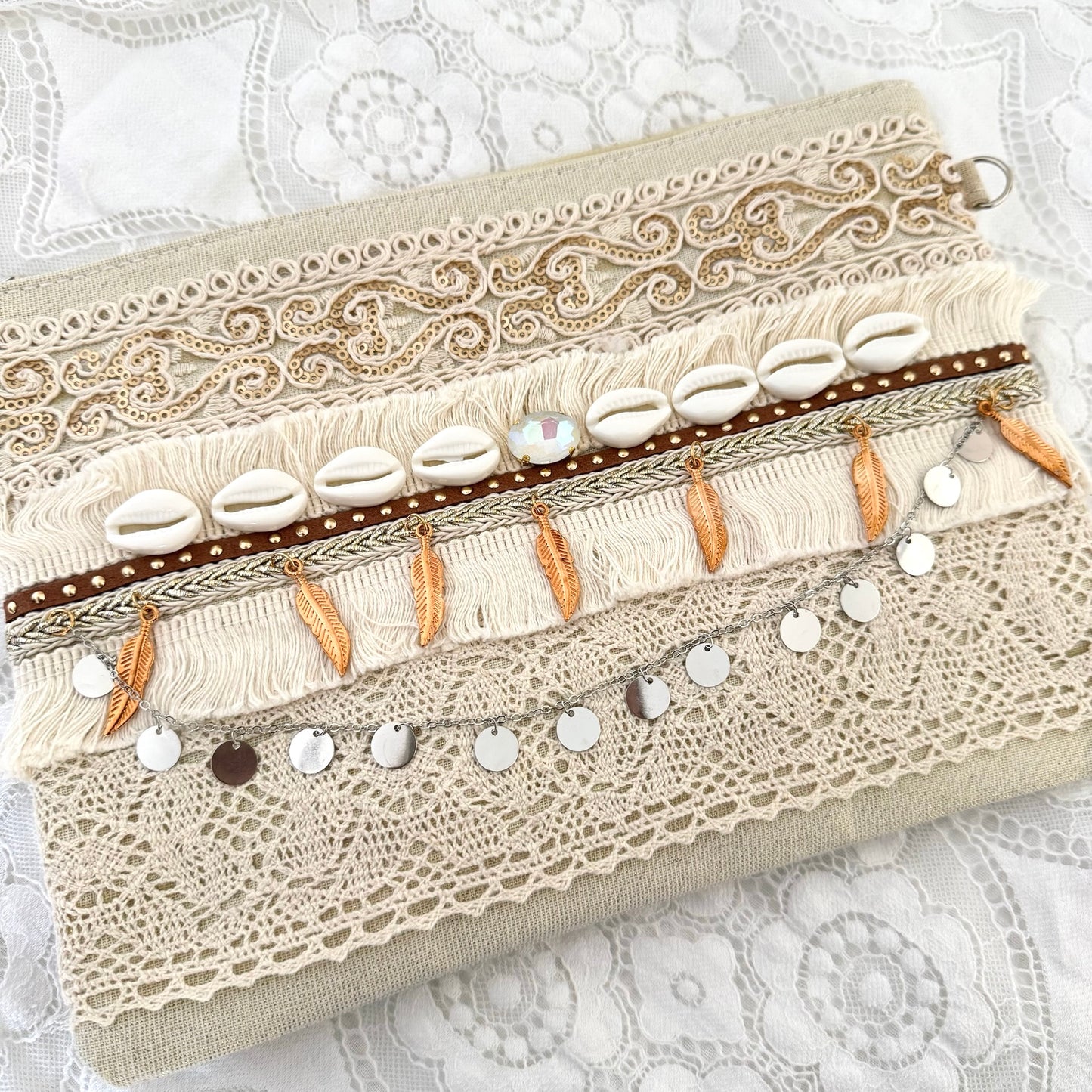 Pochette brodée