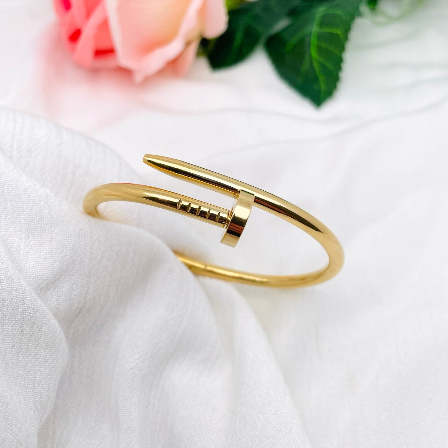 Bracelet jonc Clou doré