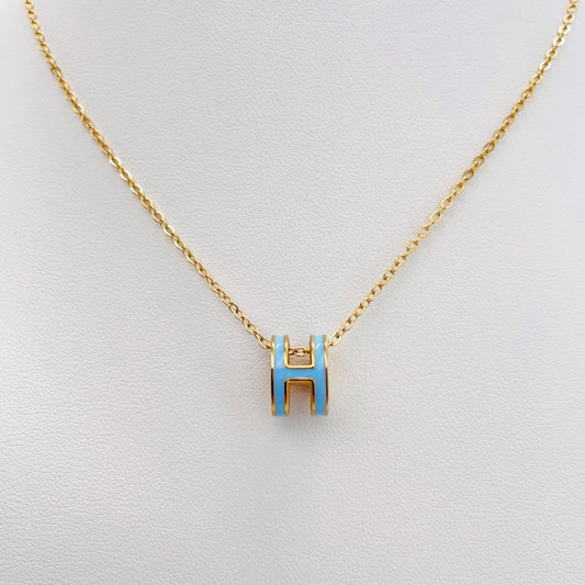 Collier H bleu ciel