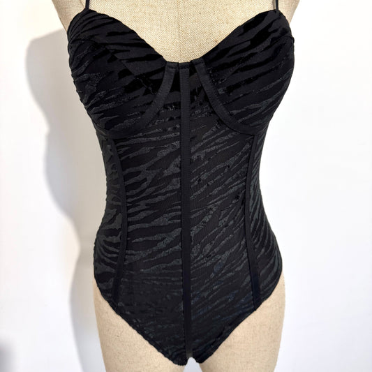 Body zébré noir à coques