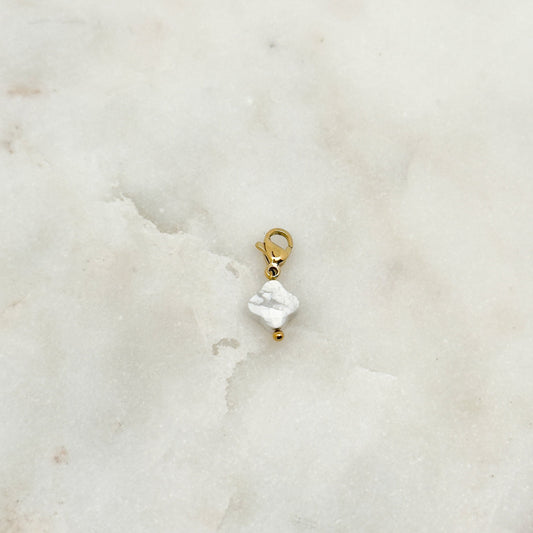Charm Trèfle Blanc Howlite