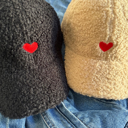 Casquette Teddy Femme en Moumoute avec Cœur Camel