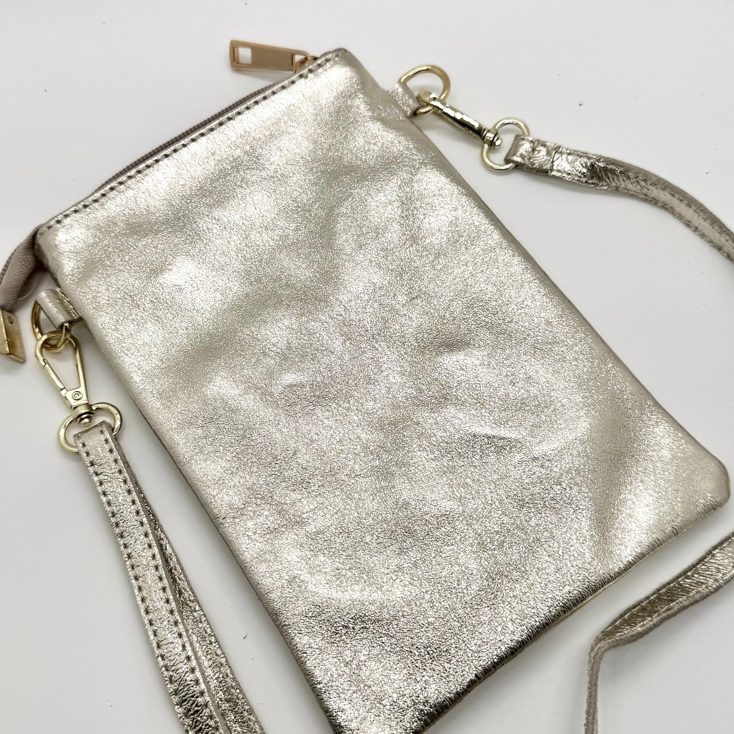 Pochette bandoulière téléphone en cuir véritable irisé doré clair