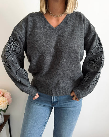 Pull manches brodé gris