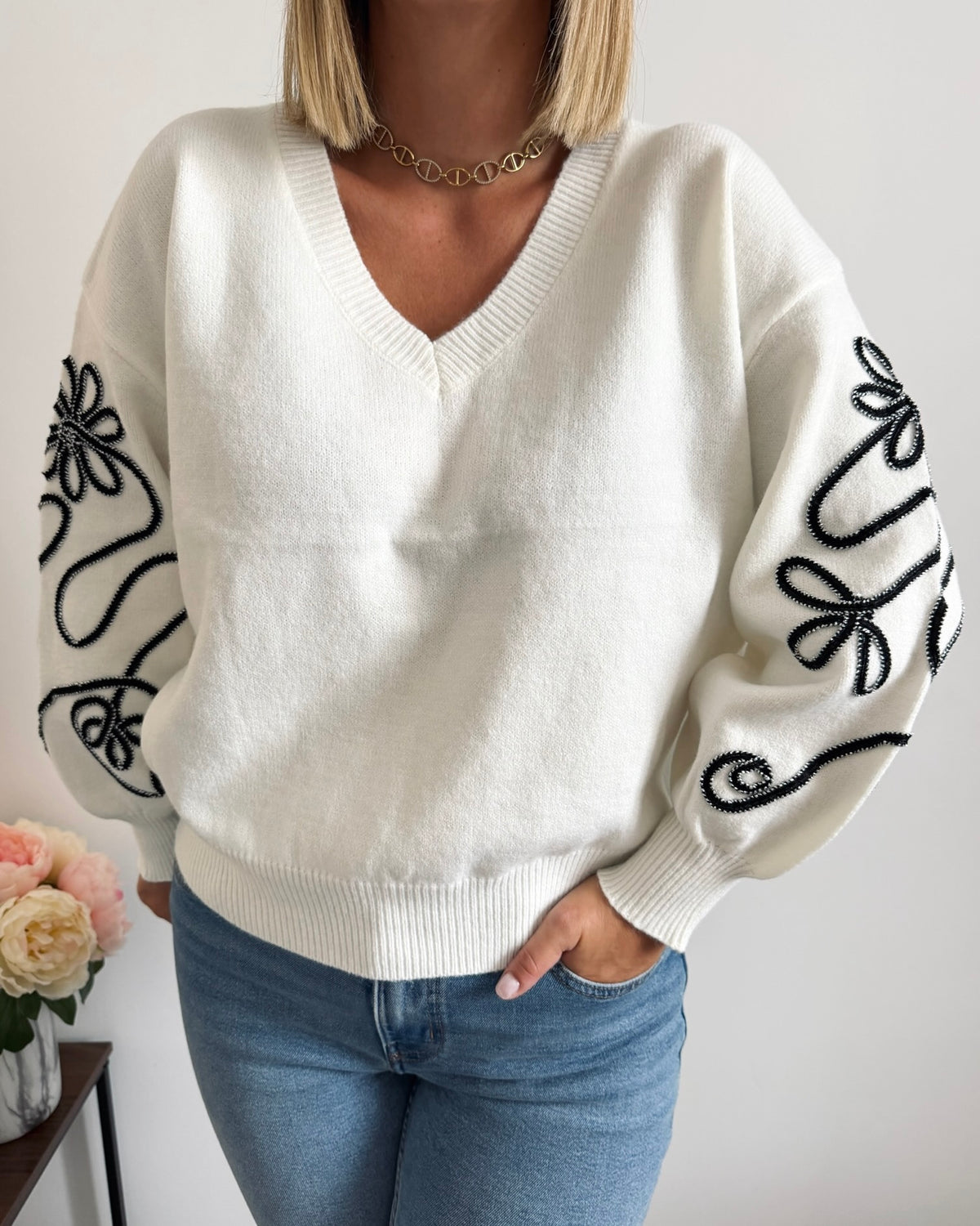 Pull manches brodé blanc