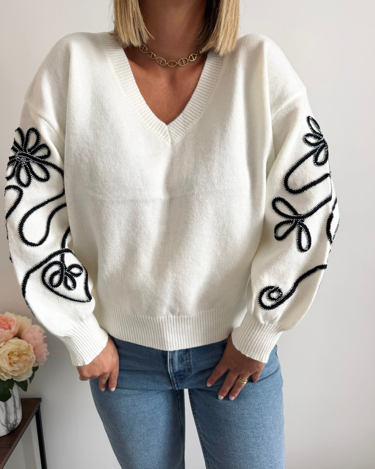 Pull manches brodé blanc