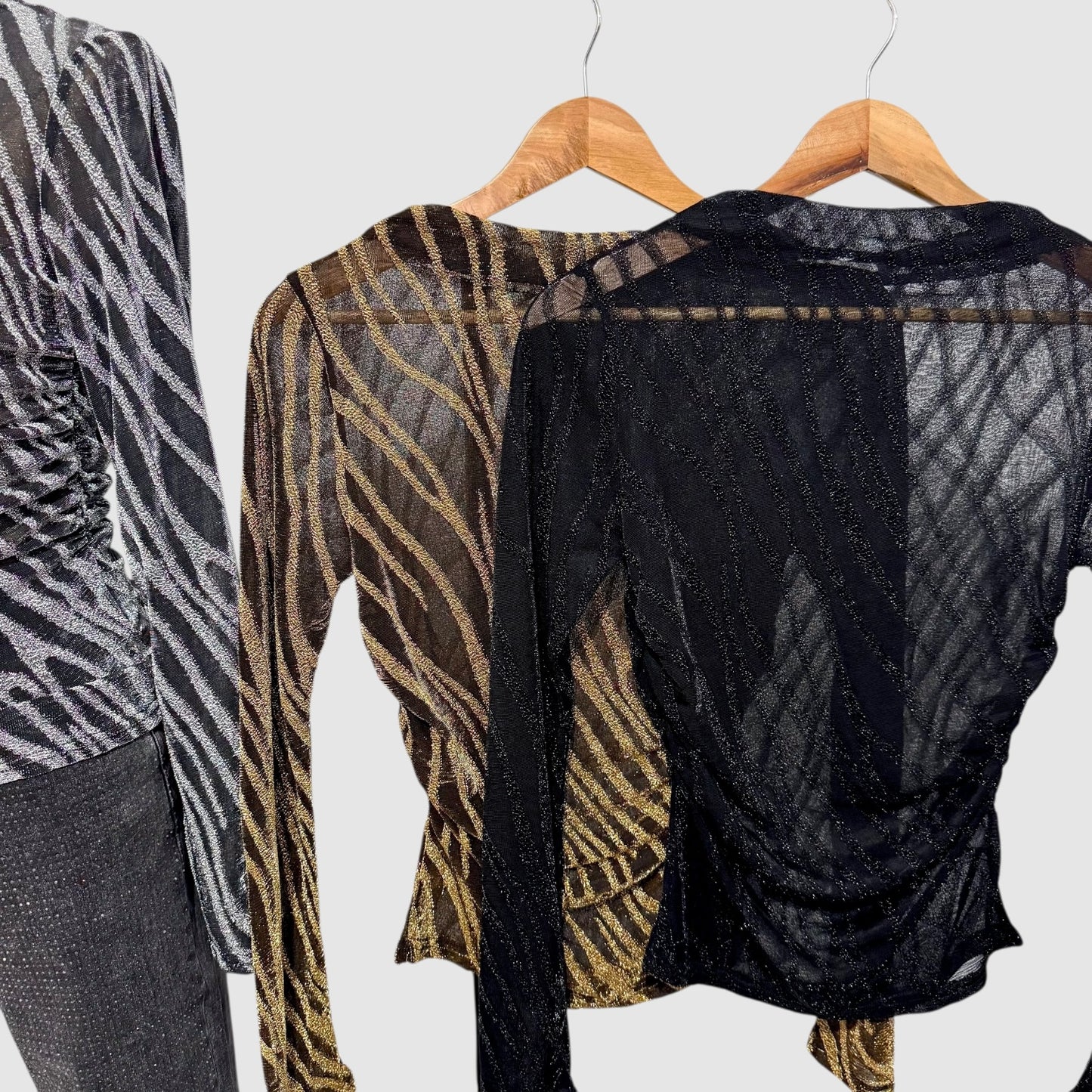 Top mesh zébré à fils métallisés – Col montant