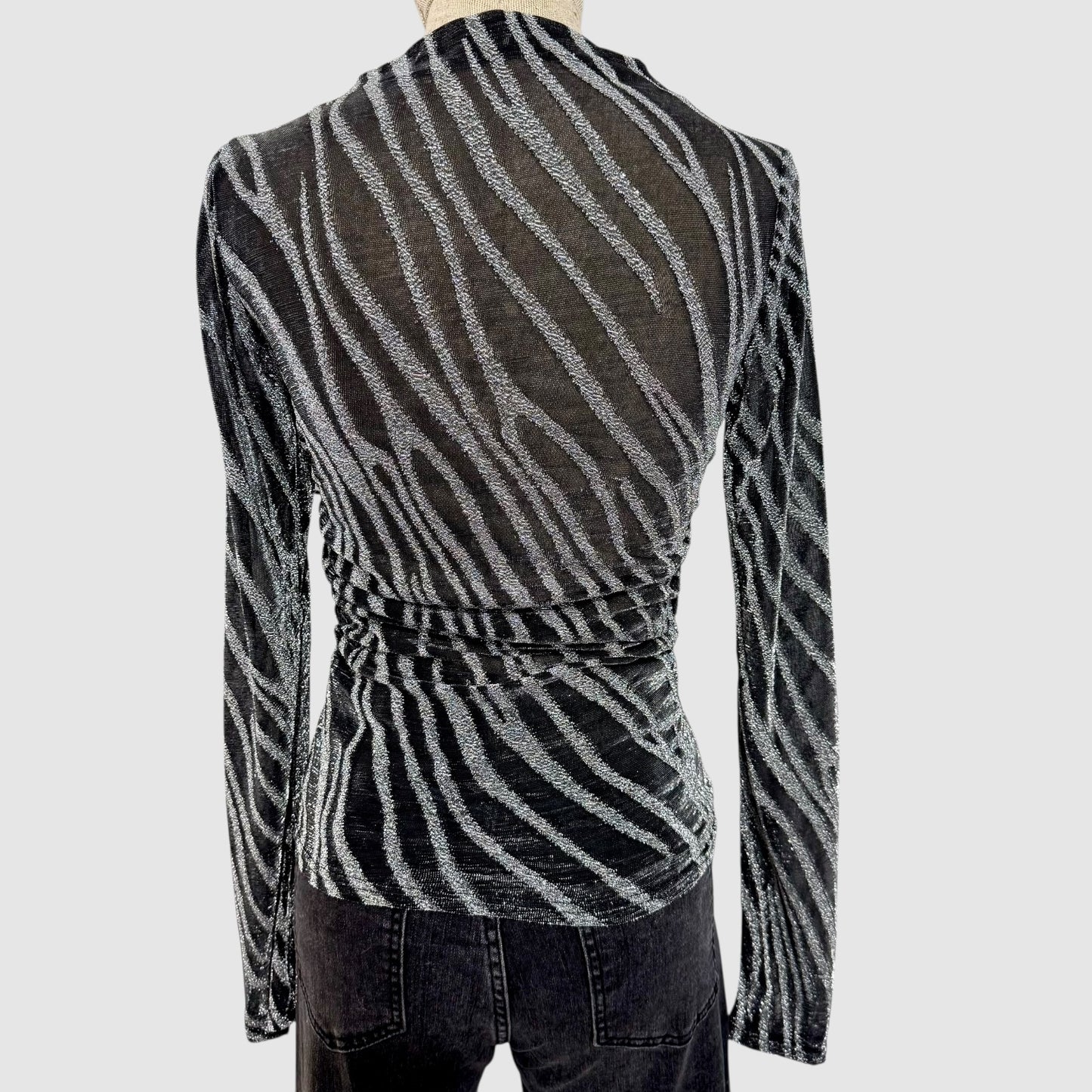 Top mesh zébré à fils métallisés – Col montant